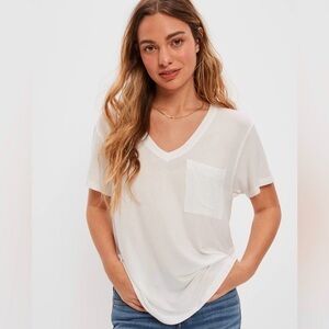 American Eagle Outfitters Cream V-Neck Tee XS